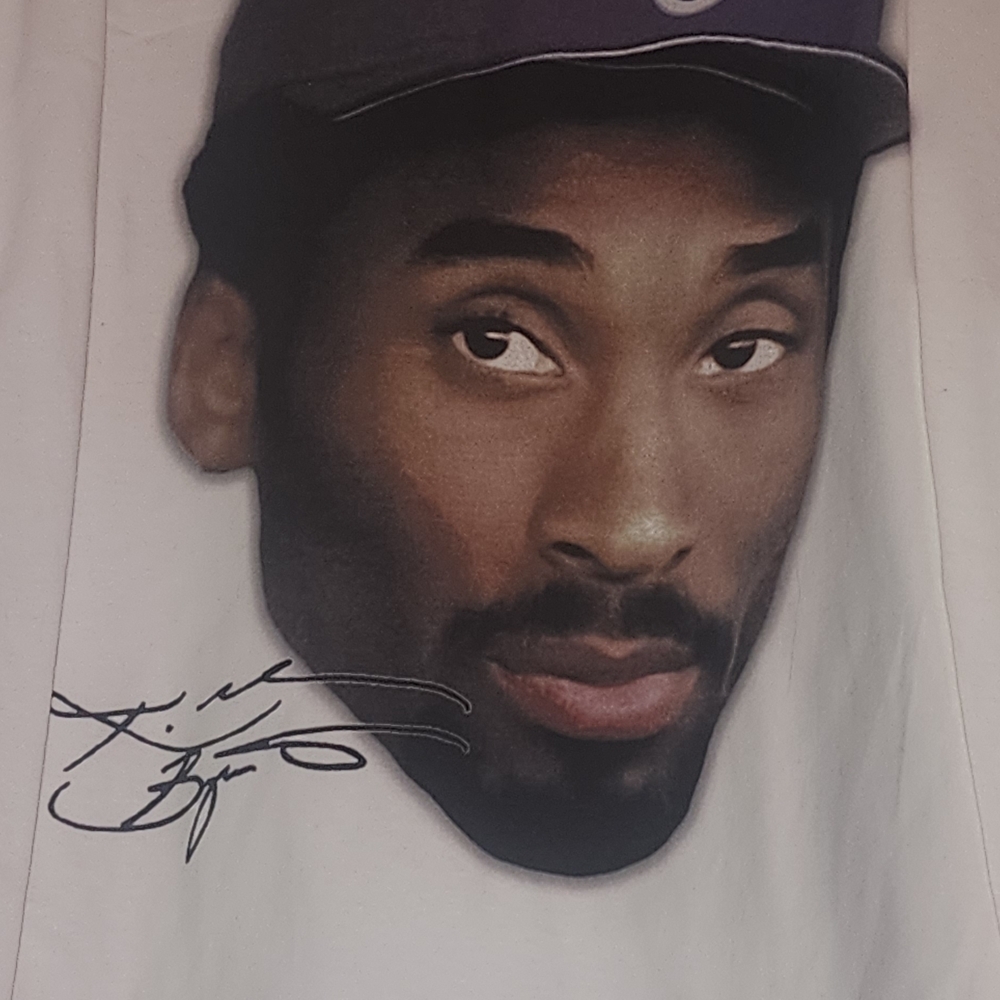 White Graphic T With Kobe Bryant Big Head - Picture 2 of 3